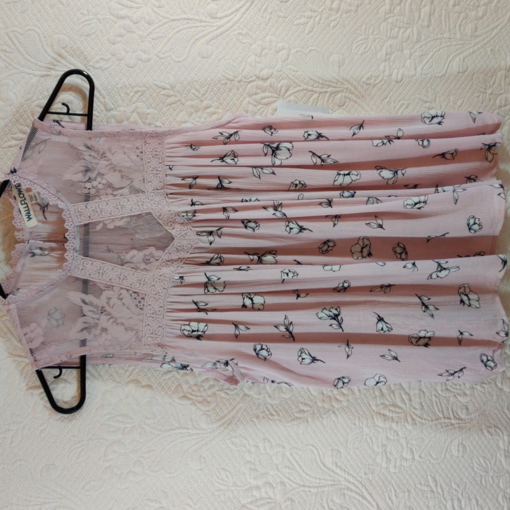 Wallflower Lace Top Flowered Sleeveless Top